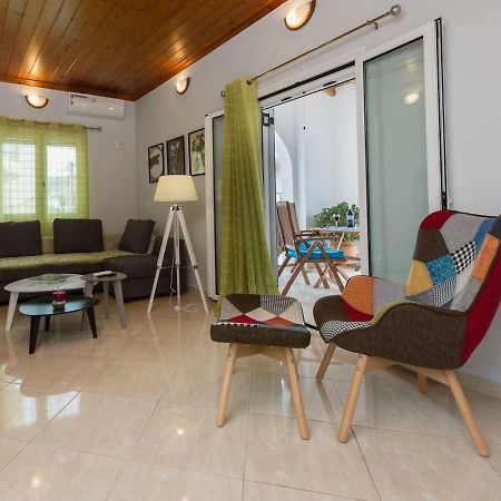 Thano'S Stylish Flat Just 150M To The Beach Faraí Eksteriør bilde