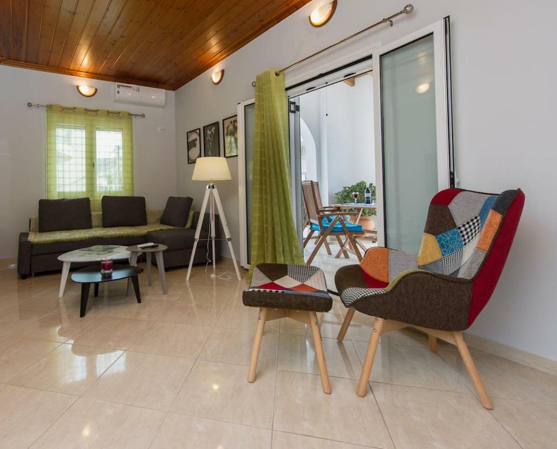 Thano'S Stylish Flat Just 150M To The Beach Faraí Eksteriør bilde