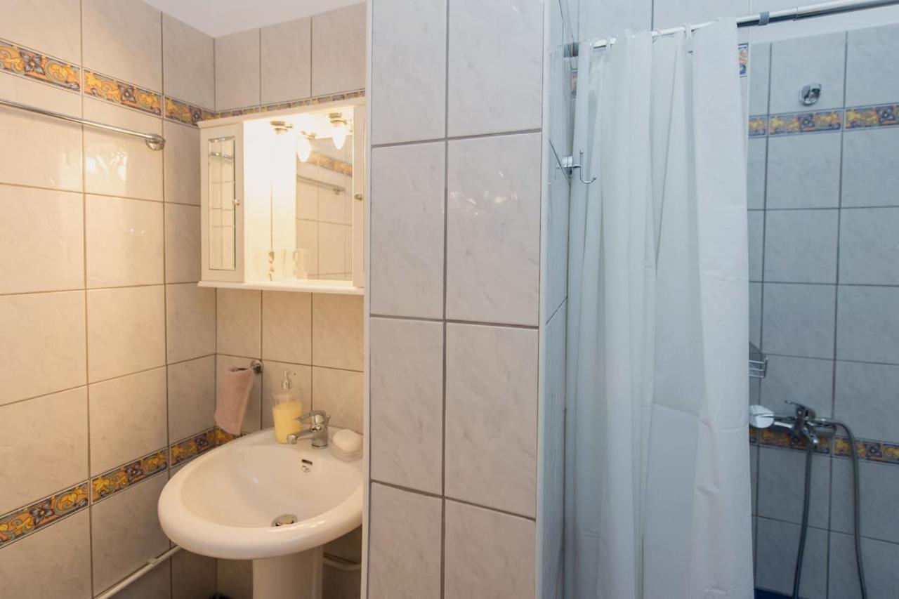 Thano'S Stylish Flat Just 150M To The Beach Faraí Eksteriør bilde